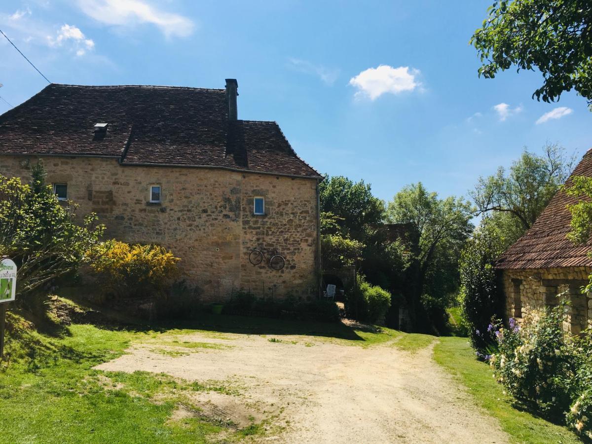 Gite Et Chambres D'Hotes - Sur Le Chemin Des Sens Azerat Esterno foto